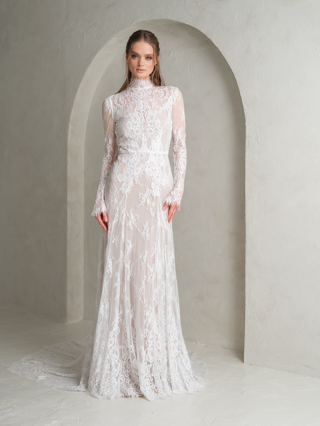 kāzu kleita ar mežģīnēm Rīgā La Luna Bridal salons

minimālisma kāzu kleita dizainera Katya Katya kolekcija

boho stila līgavas kleita pielaikošanā Rīgas kāzu salonā
nāriņas silueta kāzu kleita
minimalistiska kāzu kleita ligavai
mežģīņu kāzu kleita klasiskai līgavai